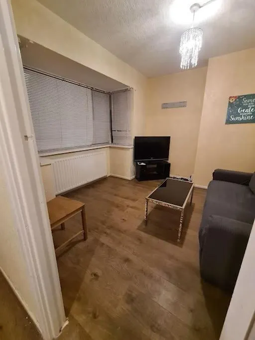 Amazing 5 Bed House In Heathrow Διαμέρισμα West Drayton